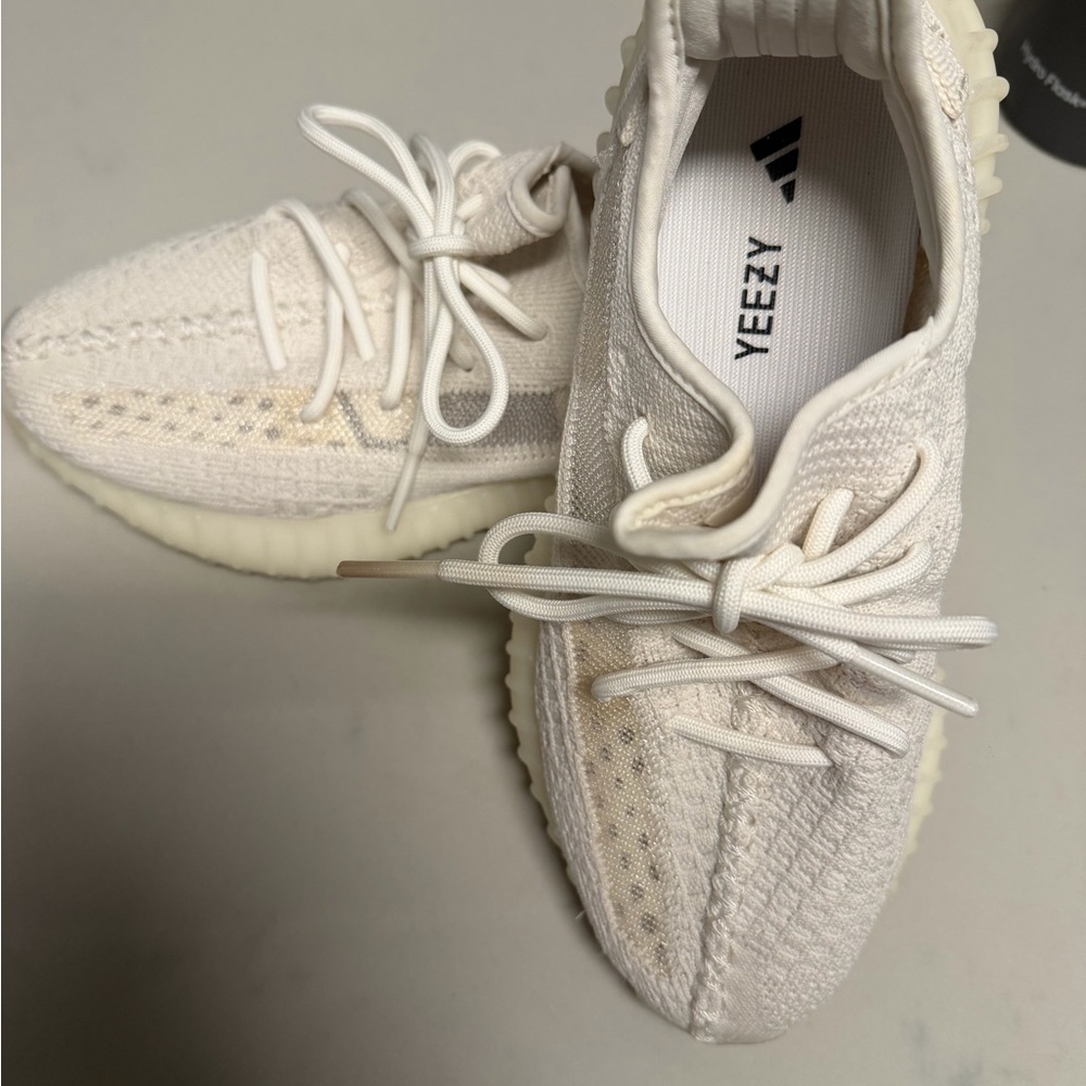 Yeezy Women's white Sneakers